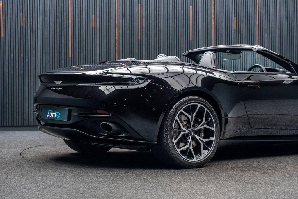 Aston Martin DB11 V12 Touchtronic Red #23