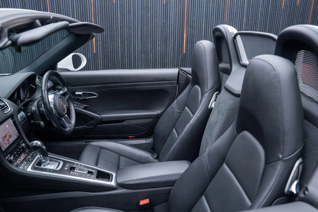 Porsche 718 Boxster 2.0T Style Edition Convertible Black #36