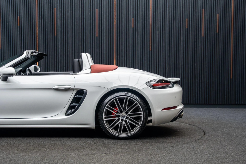 Porsche 718 Boxster 2.0T Style Edition Convertible Black #19