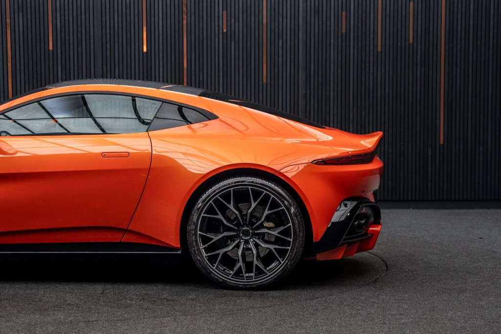 Aston Martin Vantage Vantage Amr Hero Edition Black #18