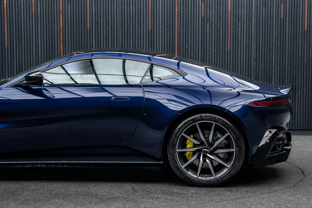 Aston Martin Vantage Vantage V8 Silver #17