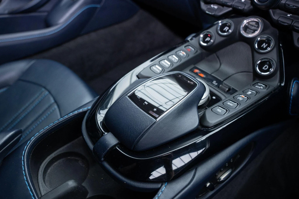 Aston Martin Vantage Vantage V8 Silver #20