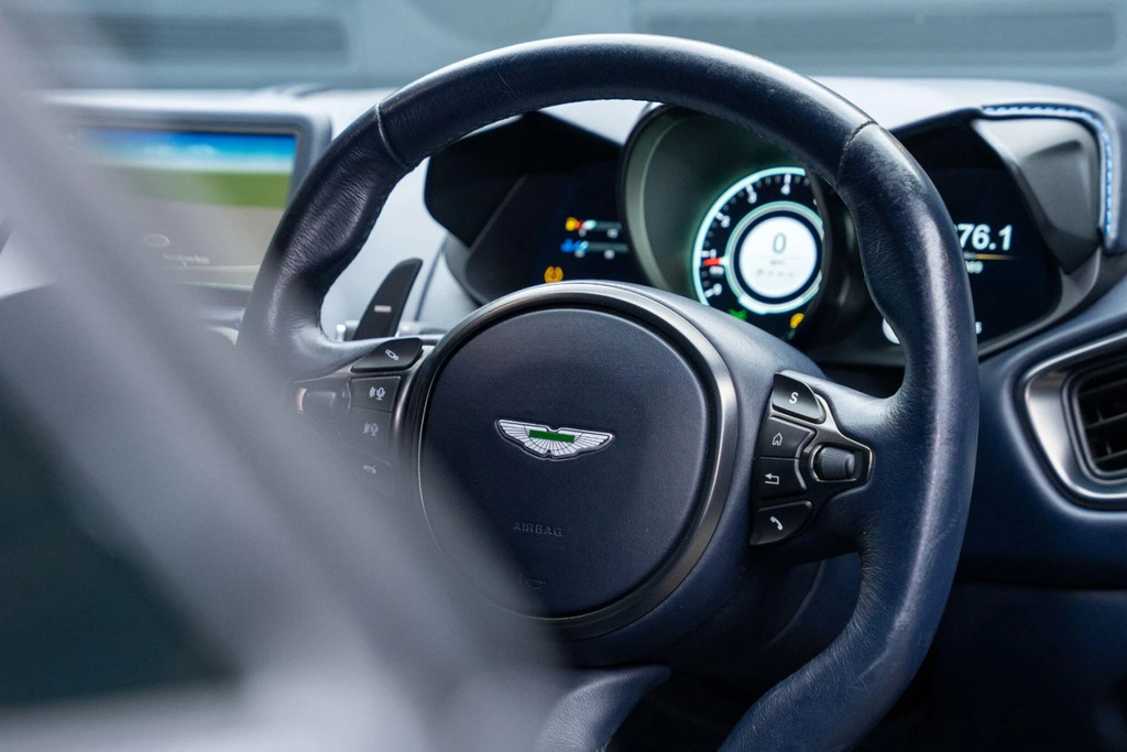 Aston Martin Vantage Vantage V8 Silver #34