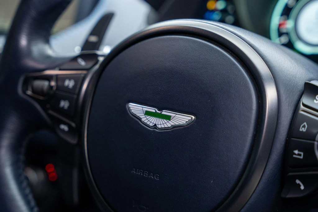 Aston Martin Vantage Vantage V8 Silver #30