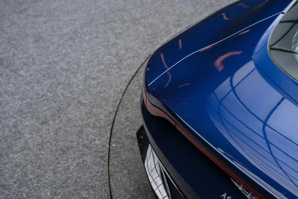 Aston Martin Vantage Vantage V8 Silver #25