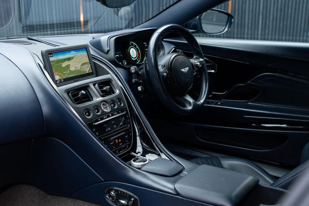 Aston Martin DB11 Db11 V12 Silver #32