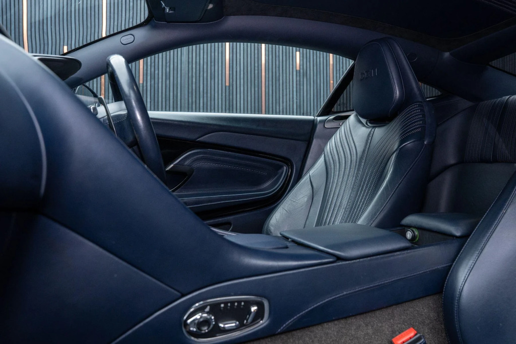 Aston Martin DB11 Db11 V12 Silver #29