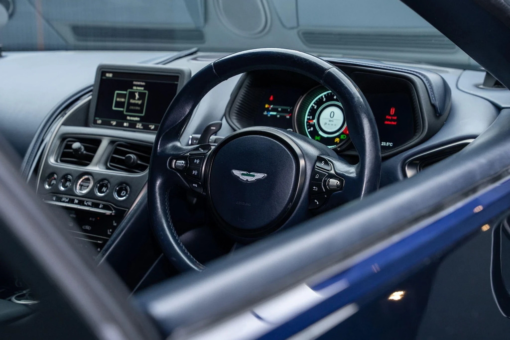 Aston Martin DB11 Db11 V12 Silver #31