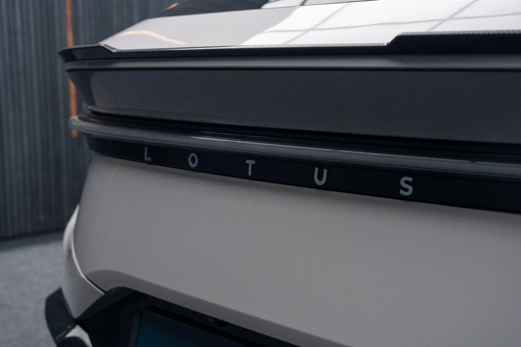 Lotus Eletre 112Kwh 4Wd Dual Motor Green #23