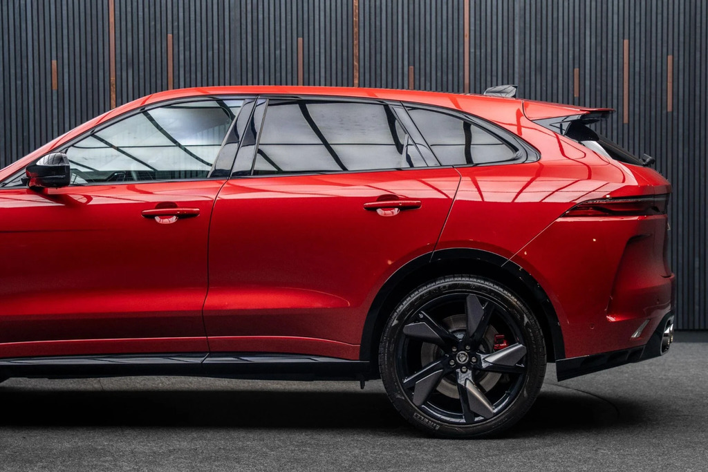 Jaguar F-Pace P550 Svr Black #17