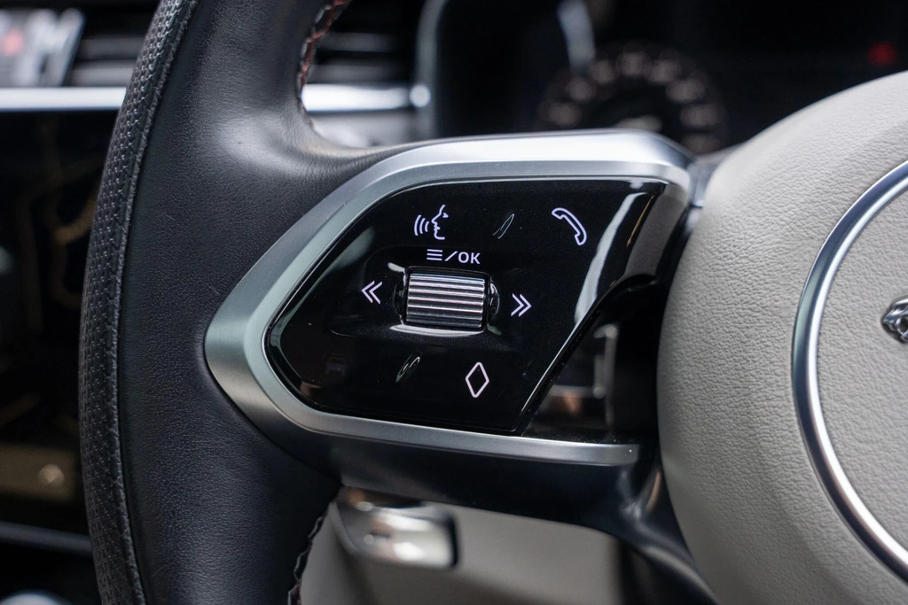 Jaguar F-Pace P550 Svr Black #31