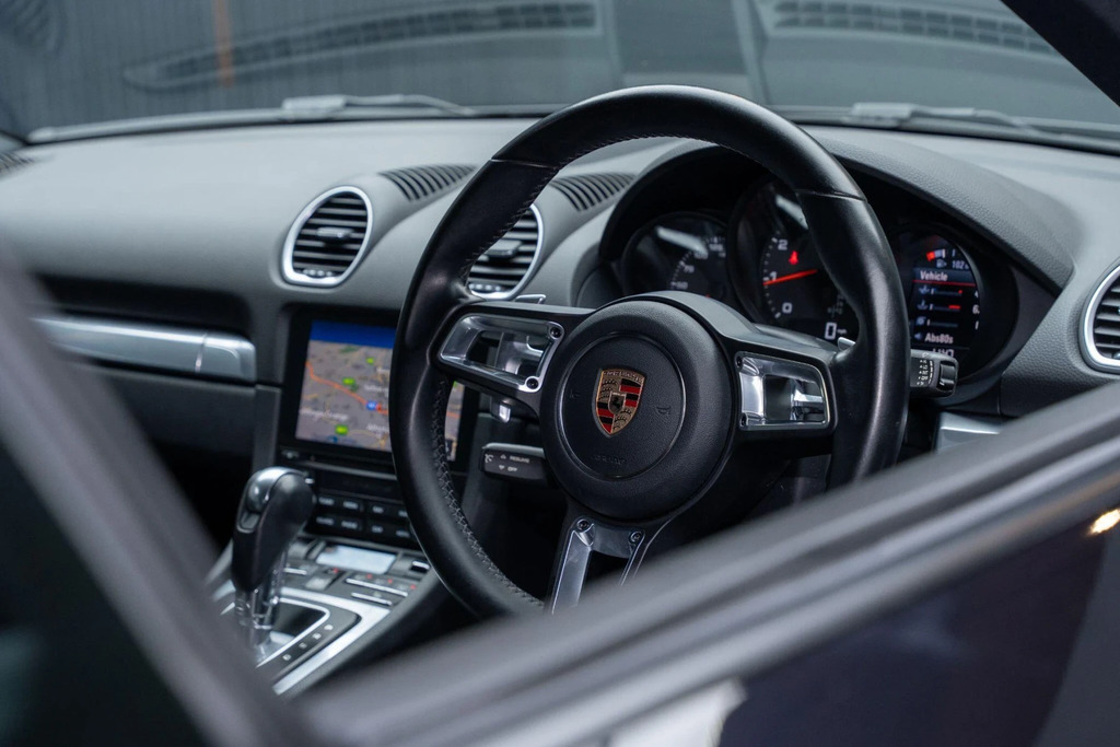 Porsche 718 Cayman 718 Cayman Black #33