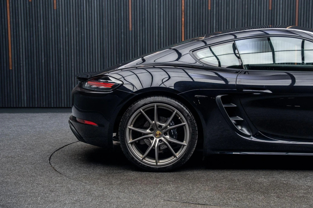Porsche 718 Cayman 718 Cayman Black #19