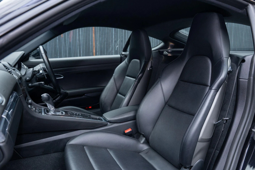 Porsche 718 Cayman 718 Cayman Black #29