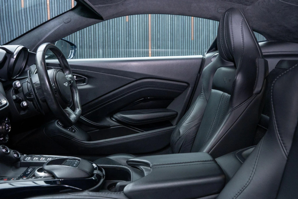 Aston Martin Vantage Zf 8 Speed 3,982 cc Black #33