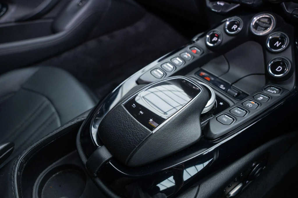 Aston Martin Vantage Zf 8 Speed 3,982 cc Black #22