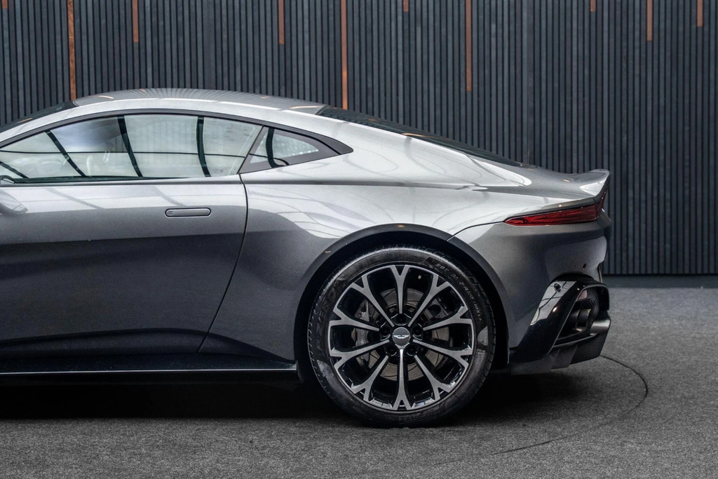 Aston Martin Vantage Zf 8 Speed 3,982 cc Black #17