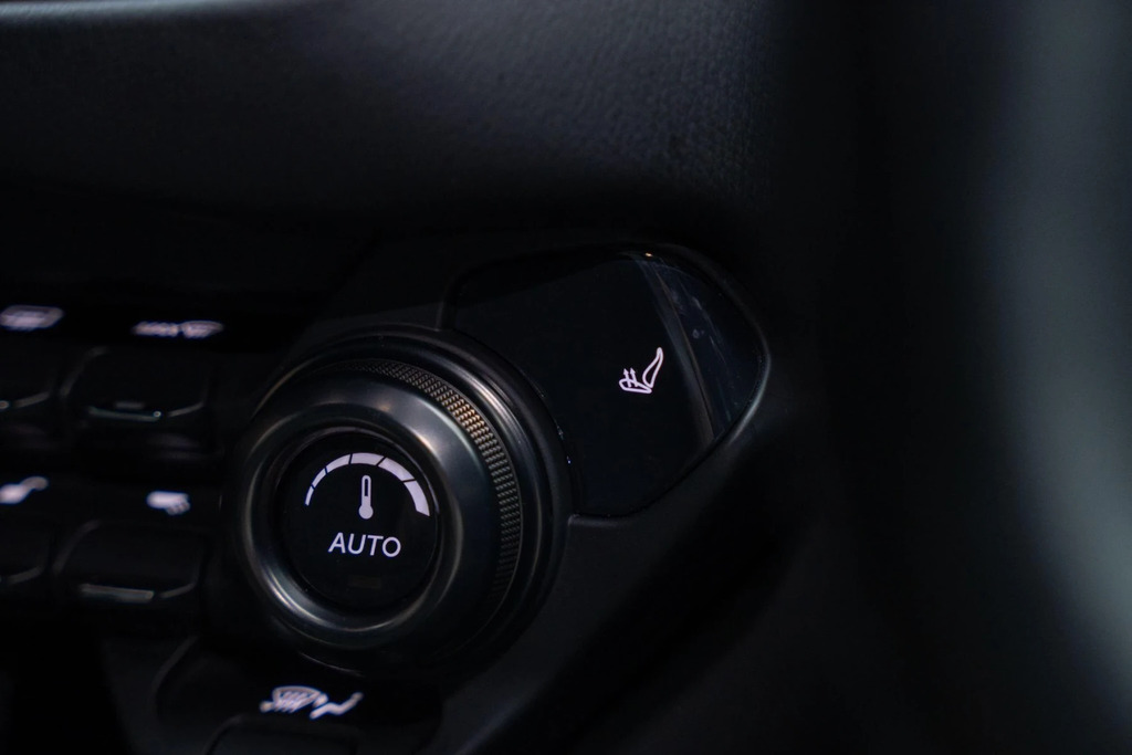 Aston Martin Vantage Zf 8 Speed 3,982 cc Black #29