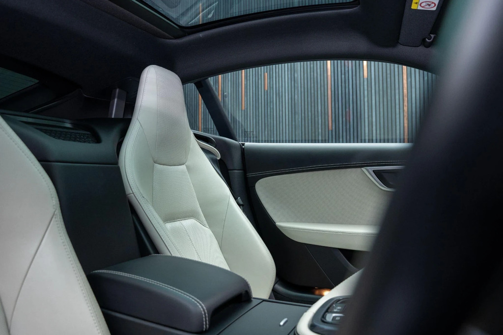 Jaguar F-Type 5.0 P575 Supercharged V8 R Awd Black #14