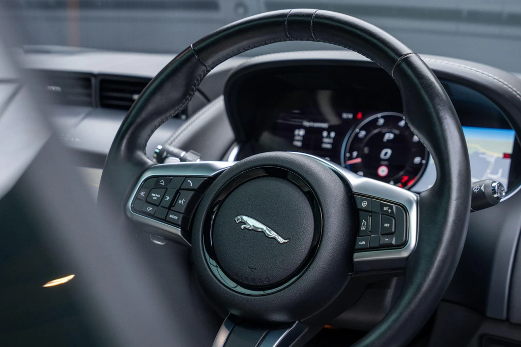 Jaguar F-Type 5.0 P575 Supercharged V8 R Awd Black #41