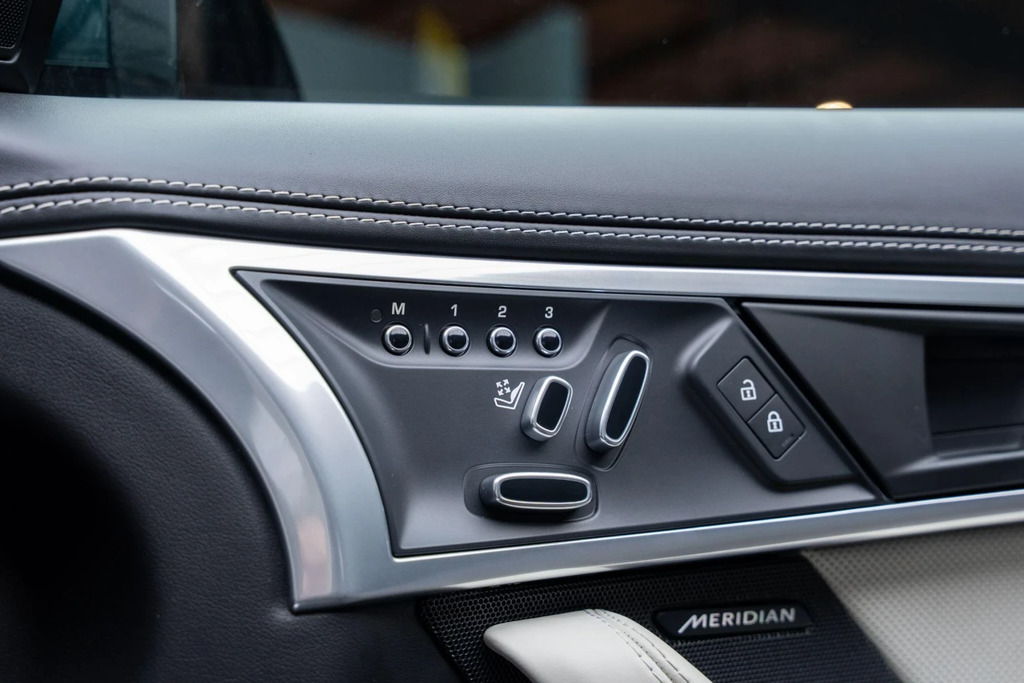 Jaguar F-Type 5.0 P575 Supercharged V8 R Awd Black #20