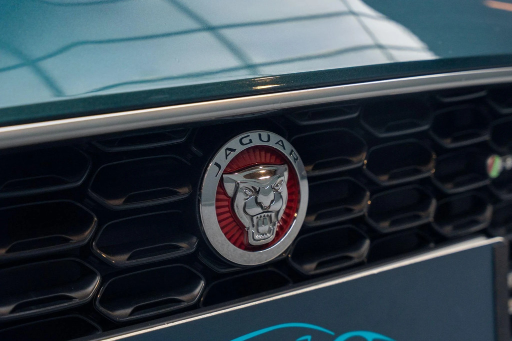 Jaguar F-Type 5.0 P575 Supercharged V8 R Awd Black #31