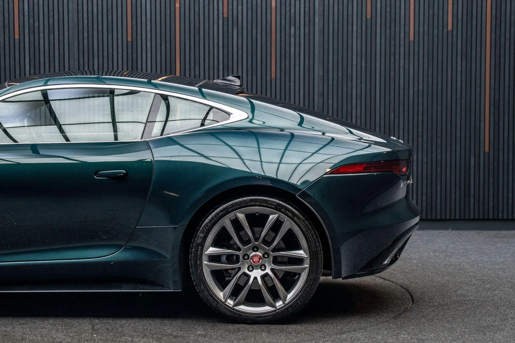 Jaguar F-Type 5.0 P575 Supercharged V8 R Awd Black #17