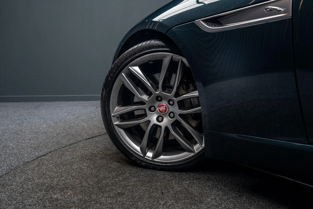 Jaguar F-Type 5.0 P575 Supercharged V8 R Awd Black #13