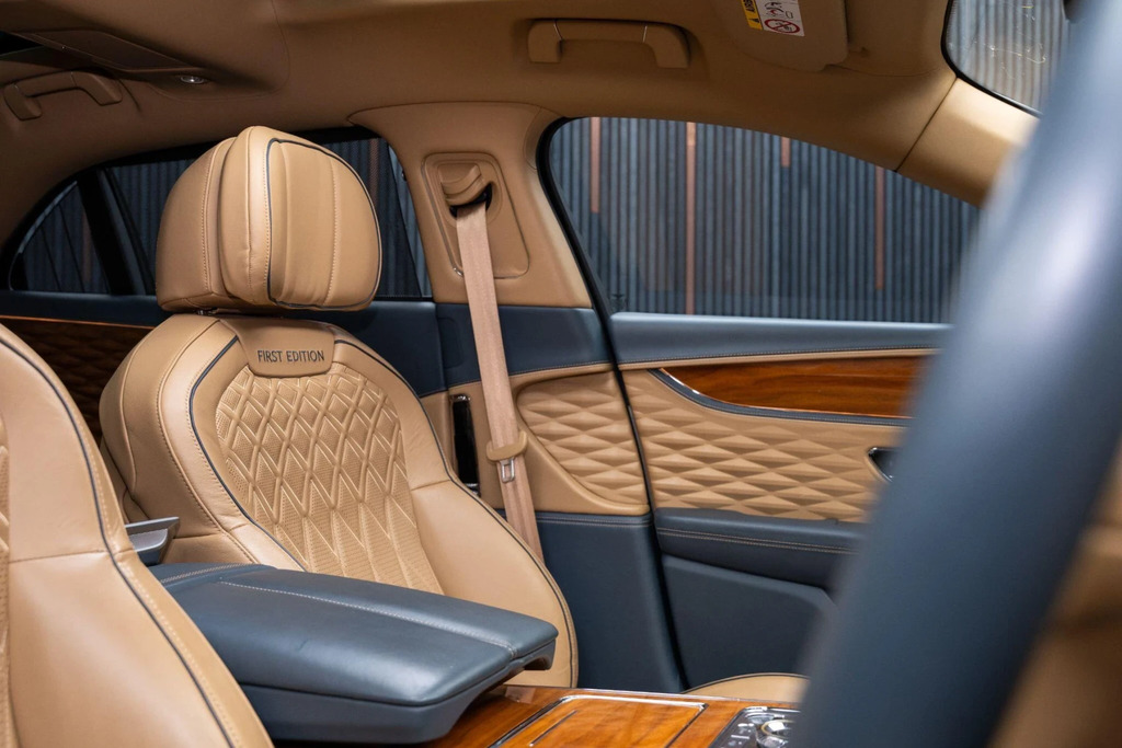 Bentley Flying Spur  Silver #24