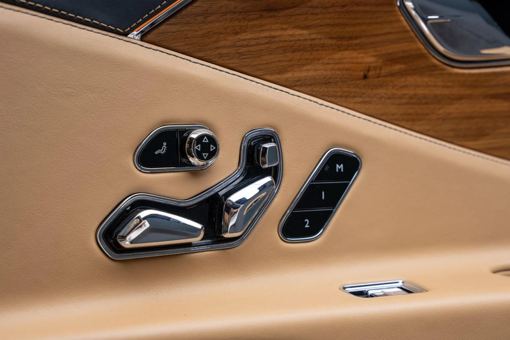 Bentley Flying Spur  Silver #46