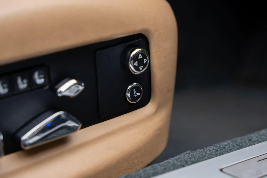 Bentley Flying Spur  Silver #27