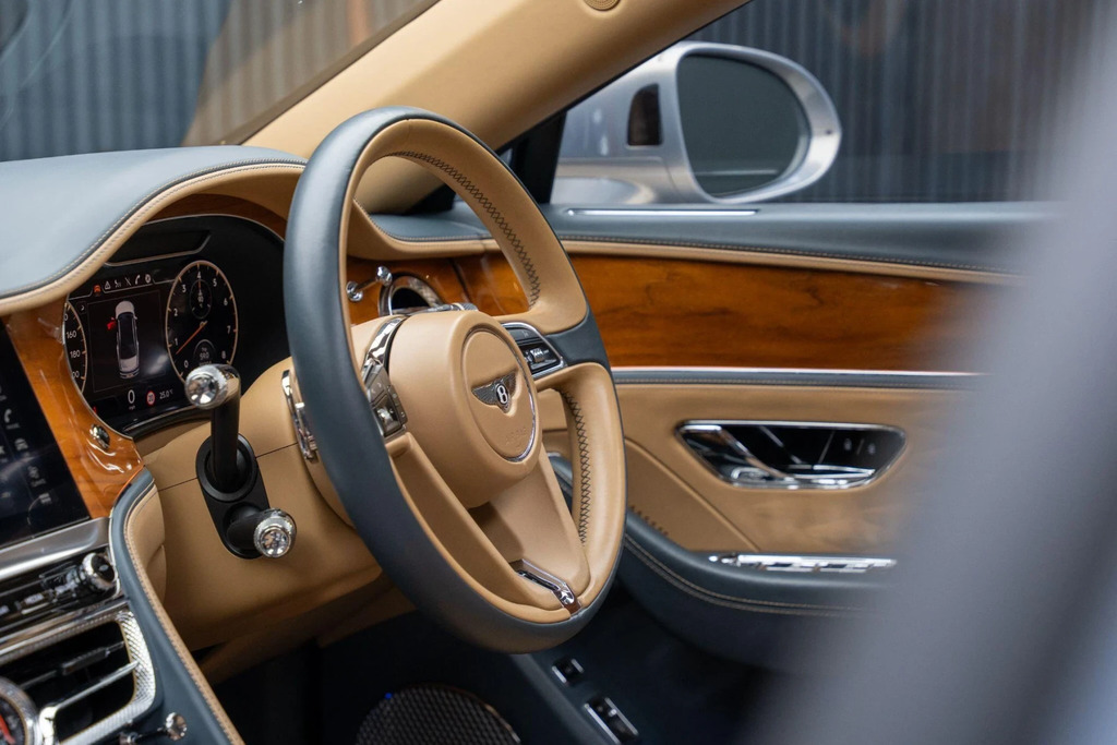 Bentley Flying Spur  Silver #48