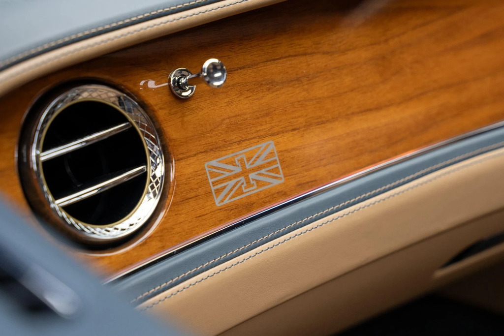 Bentley Flying Spur  Silver #47