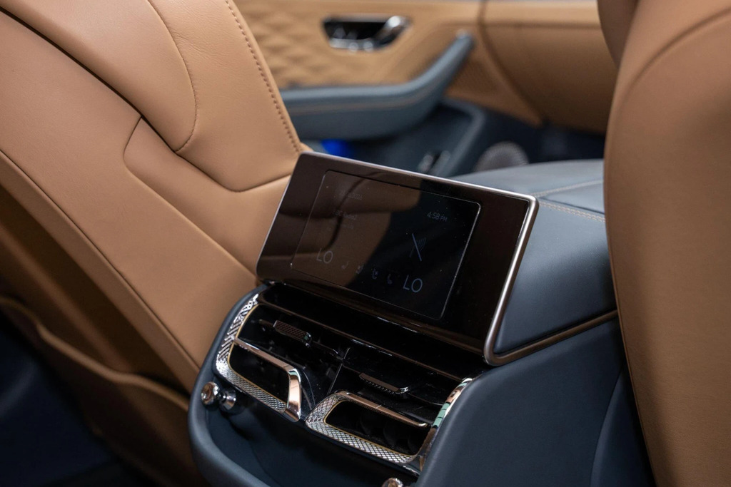 Bentley Flying Spur  Silver #44