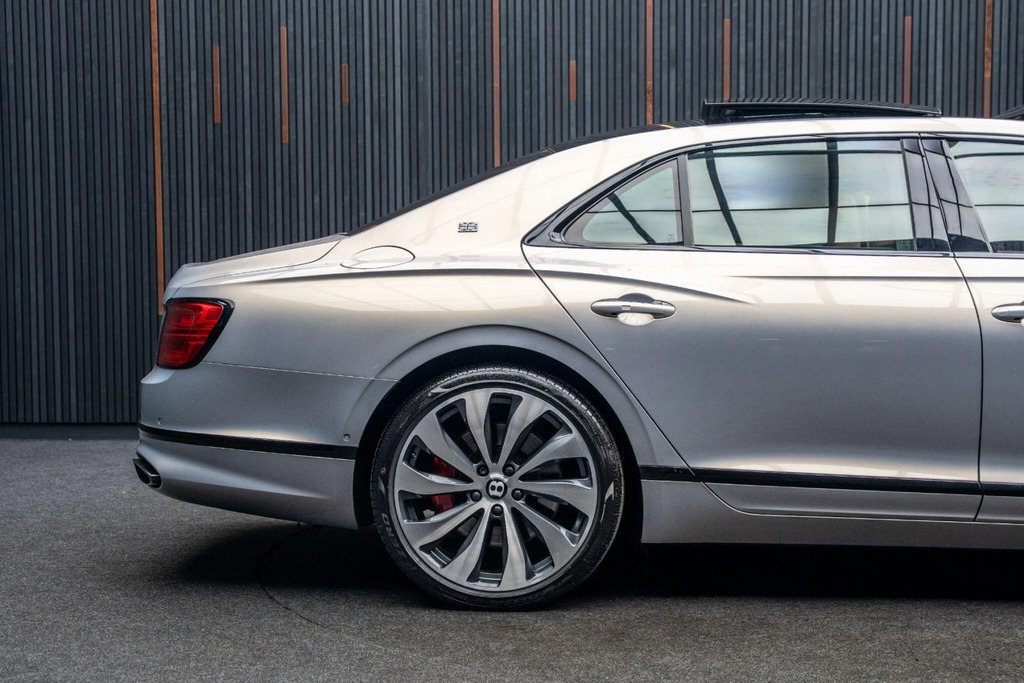 Bentley Flying Spur  Silver #12