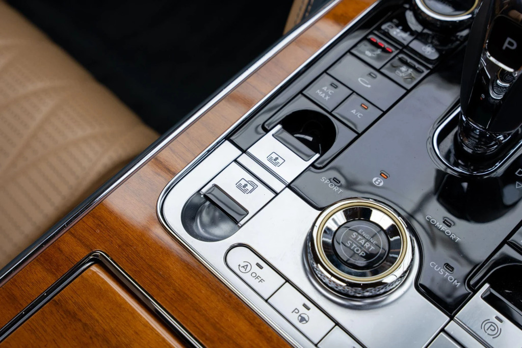 Bentley Flying Spur  Silver #37