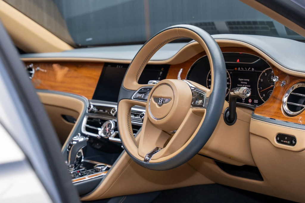 Bentley Flying Spur  Silver #22