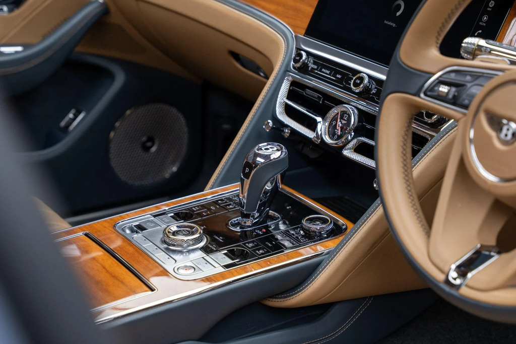 Bentley Flying Spur  Silver #25