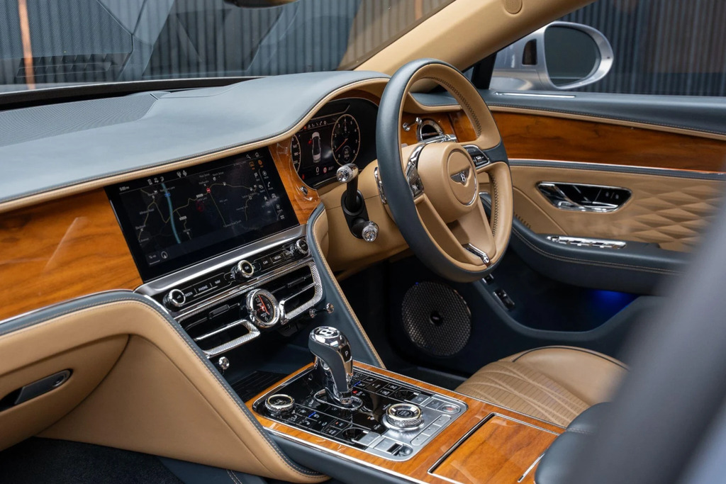 Bentley Flying Spur  Silver #49