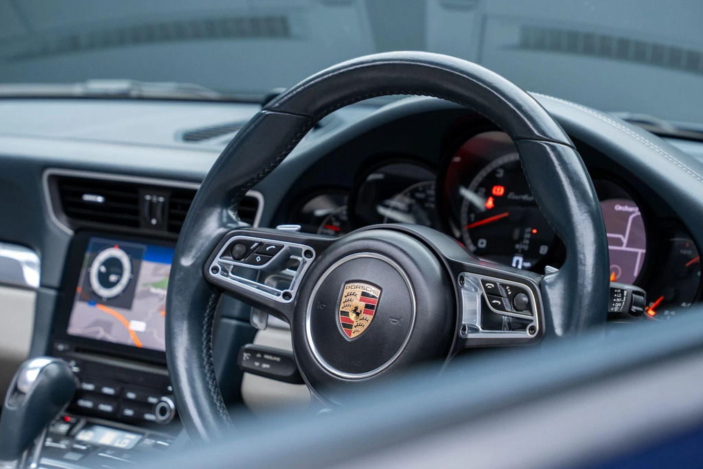 Porsche 911 2dr Pdk  #43