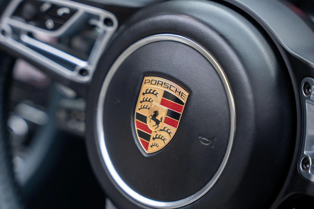 Porsche 911 2dr Pdk  #25