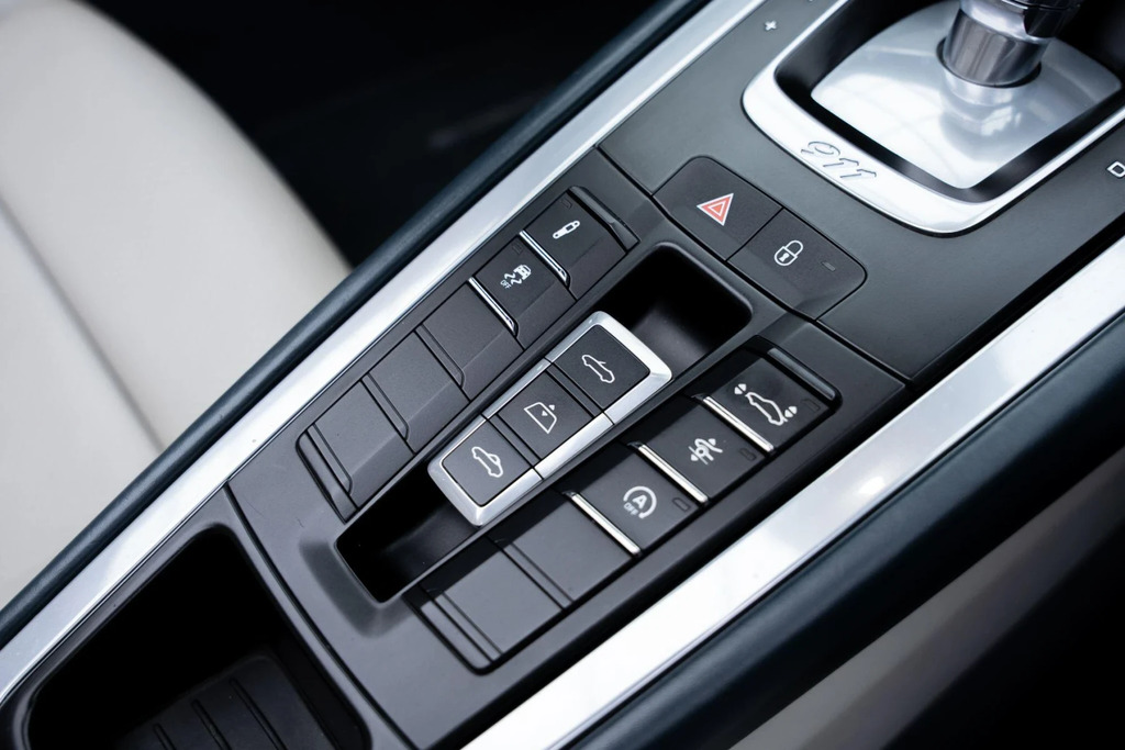Porsche 911 2dr Pdk  #35