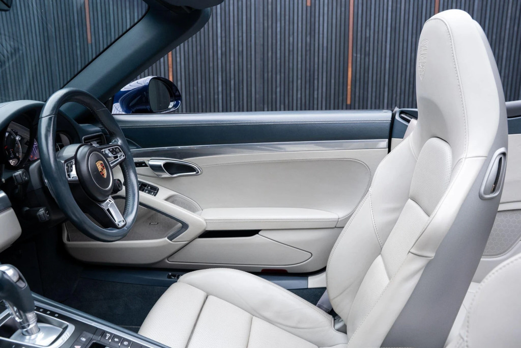 Porsche 911 2dr Pdk  #41