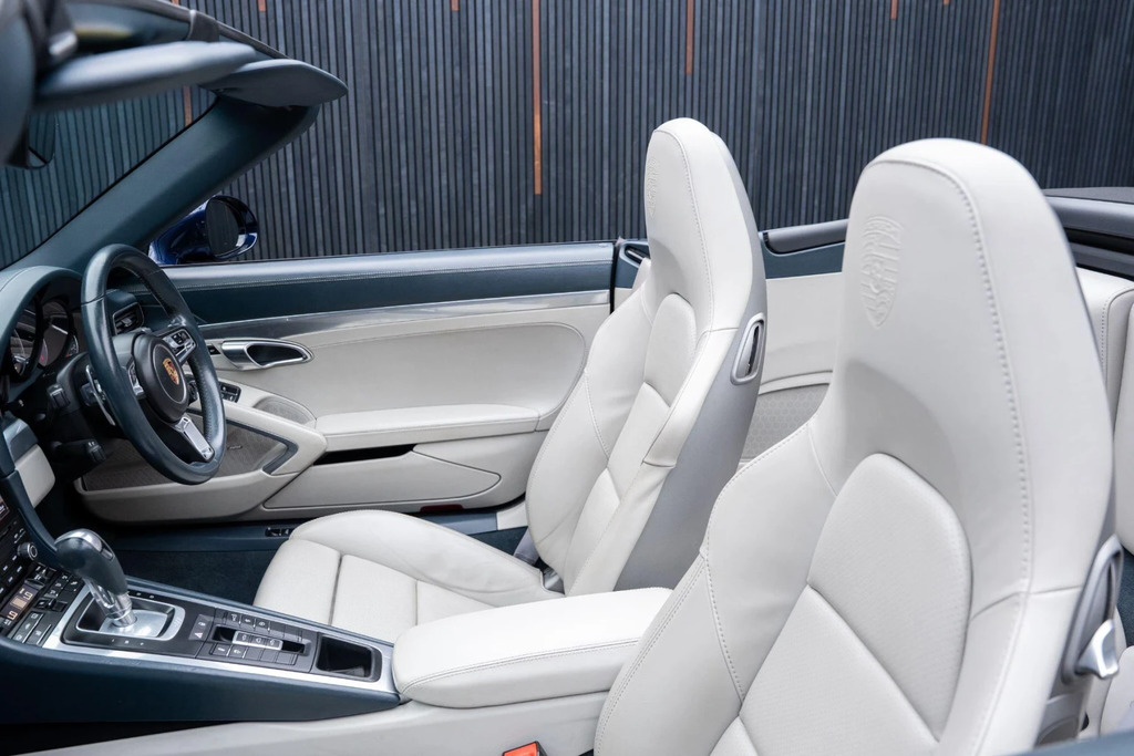 Porsche 911 2dr Pdk  #39