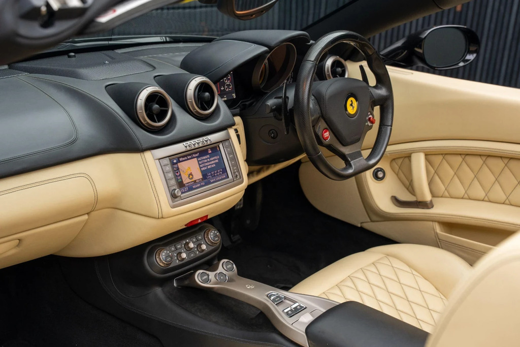 Ferrari California Convertible Red #40