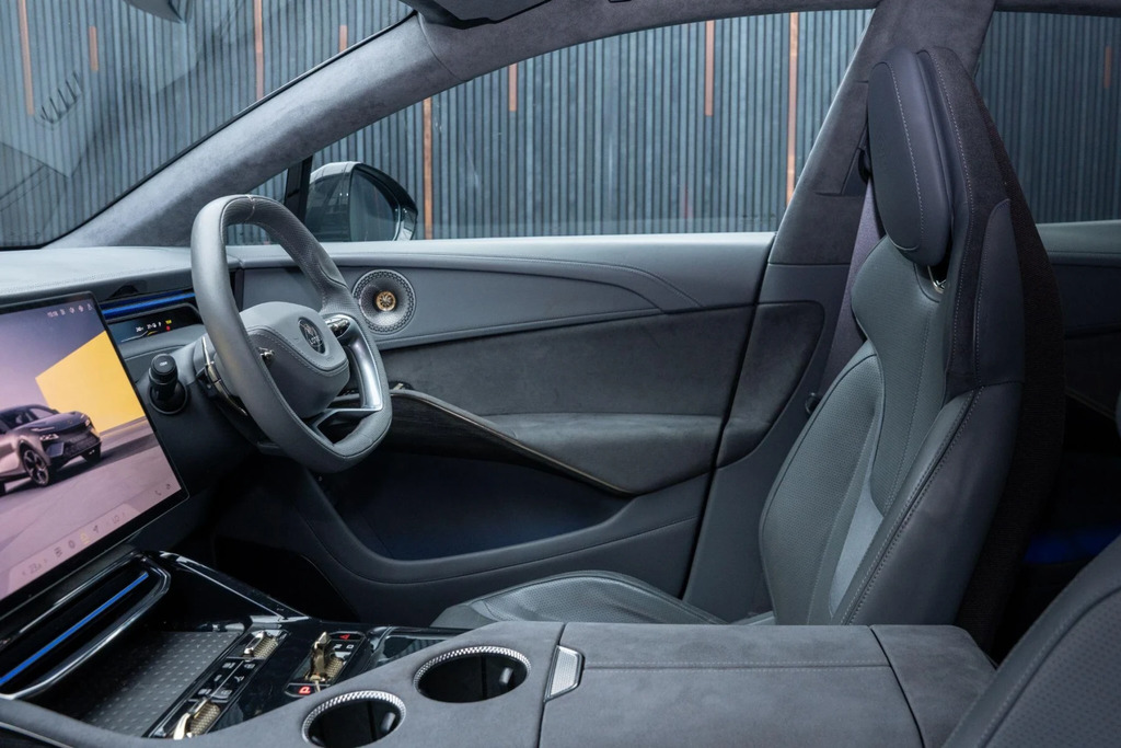 Lotus Eletre 450Kw S 112Kwh Black #40
