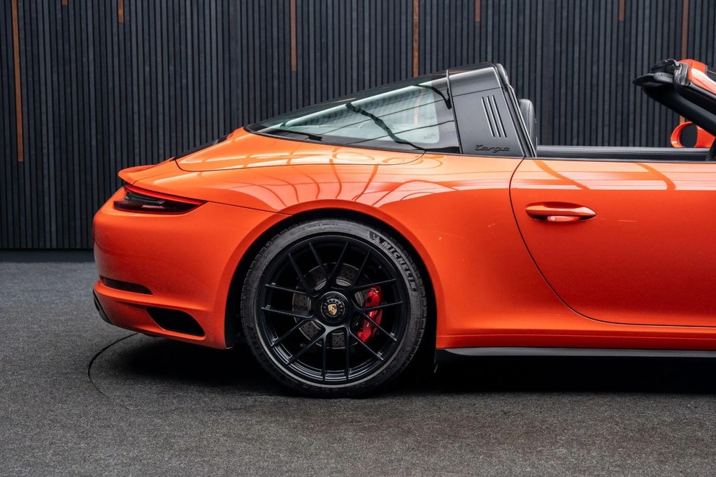 Porsche 911 Carrera Gts Pdk Black #20