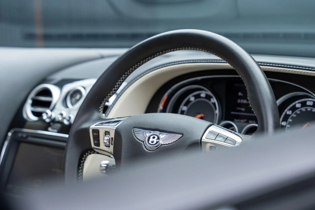 Bentley Flying Spur V8 Saloon Grey #53