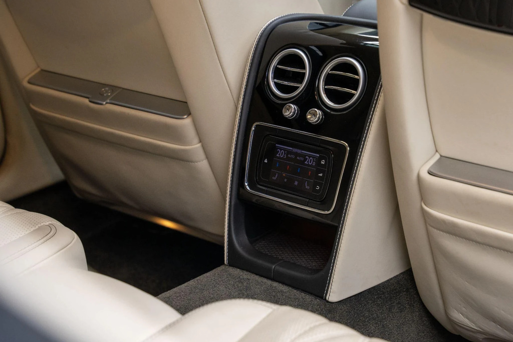Bentley Flying Spur V8 Saloon Grey #47