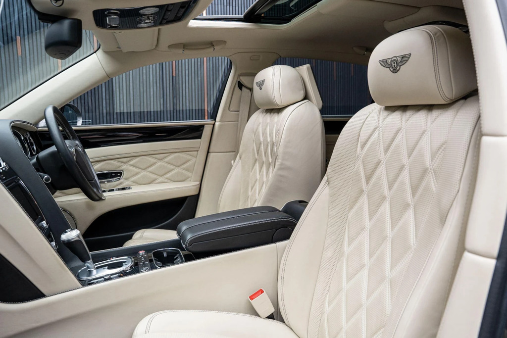 Bentley Flying Spur V8 Saloon Grey #48